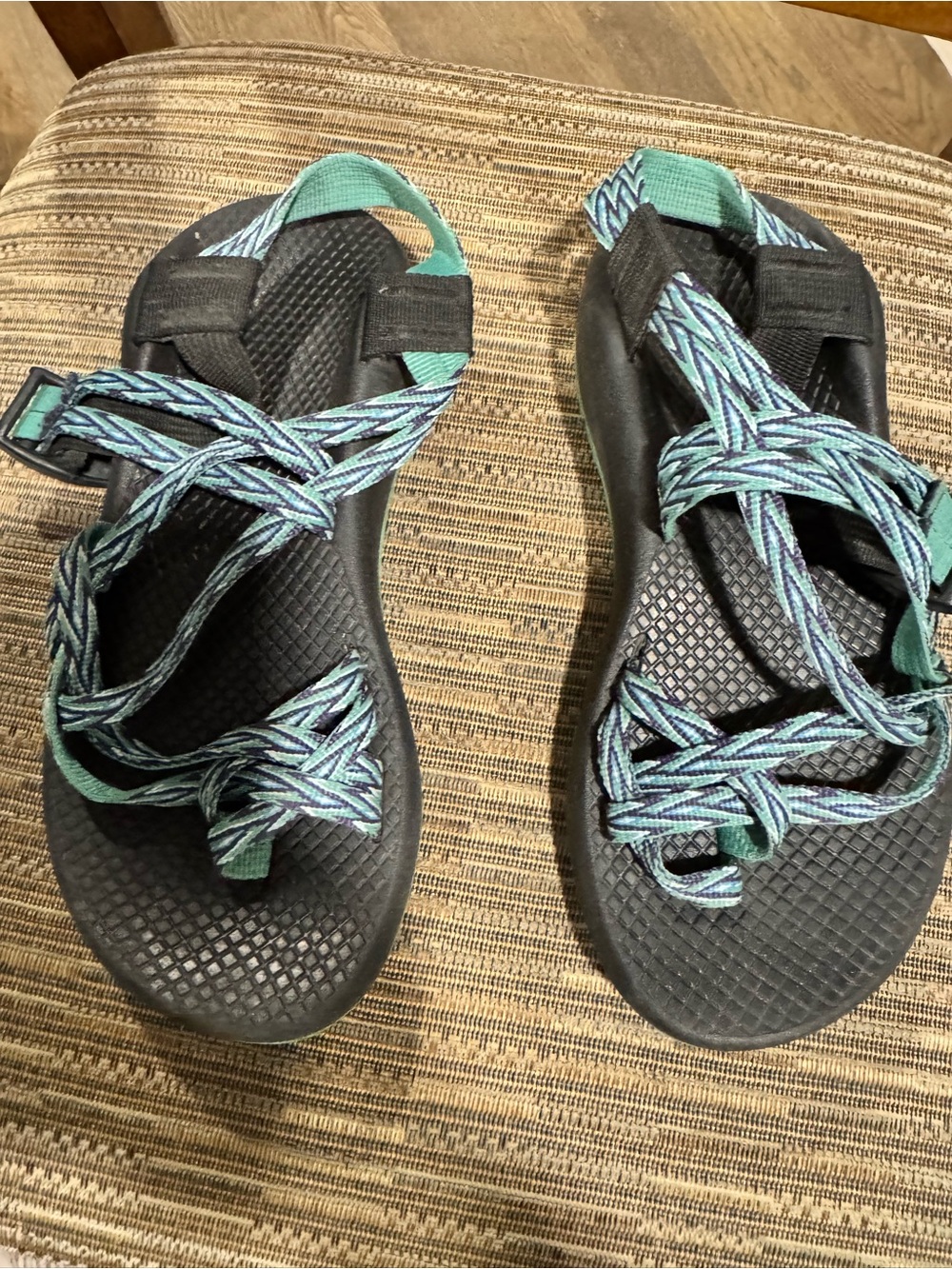 Chaco Womens 6 Classic Strappy Sandals in Black and Teal